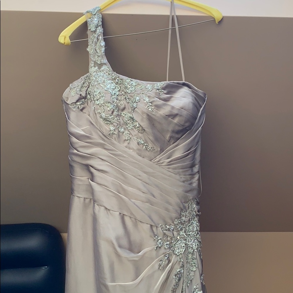 Dress - Picture 2 of 3